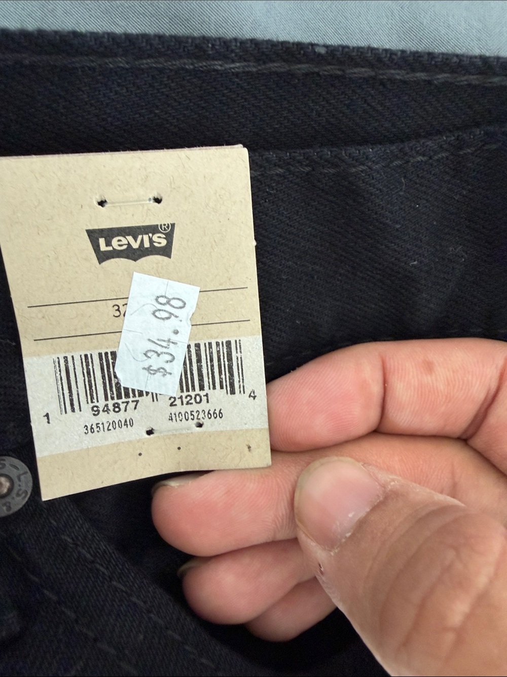 Levi’s Jean shorts - Picture 2 of 2
